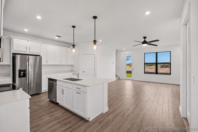 Building Photo - 9982 SW Torquay Dr