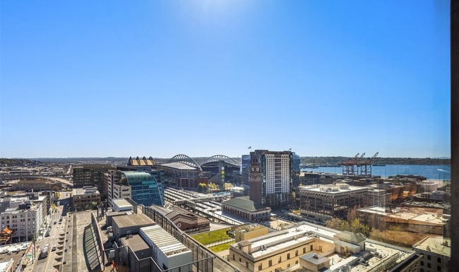 Building Photo - Incredible Pioneer Square Studio Available Now!