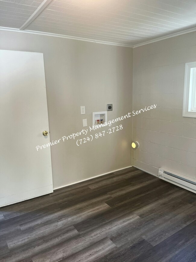 Building Photo - 2727 9th Ave