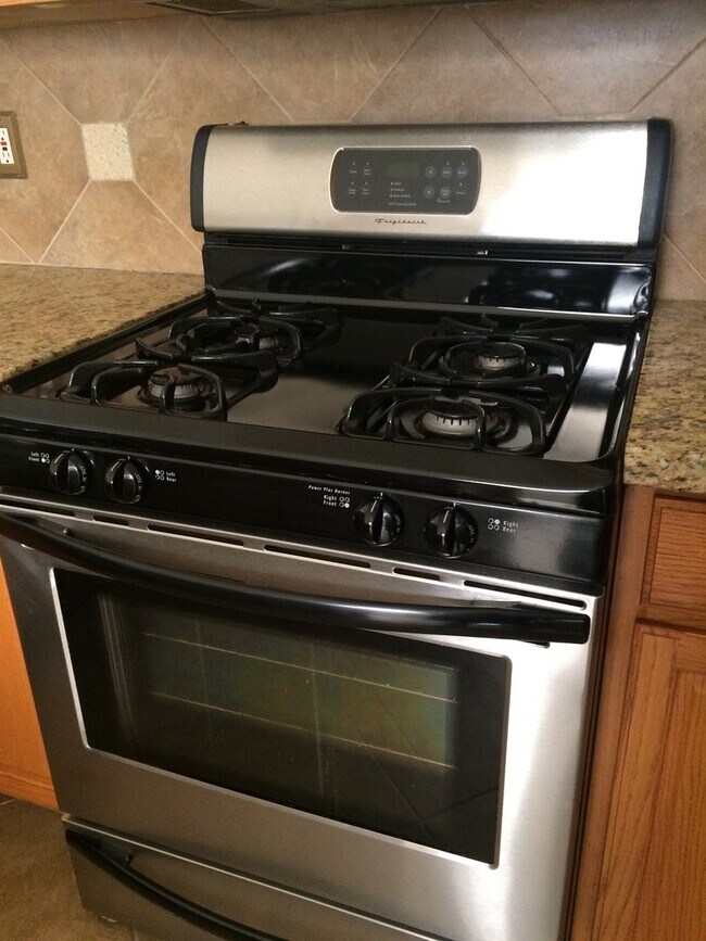 Building Photo - Beautiful 3 bedroom 2 bath North Phoenix h...