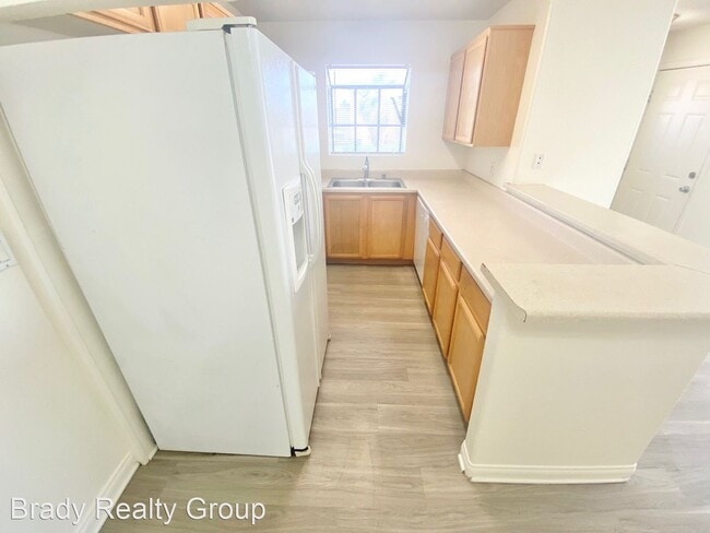 Building Photo - 2 br, 2 bath House - 2978 Juniper Hills #201