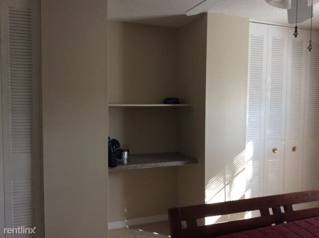 Building Photo - 1 br, 1 bath Condo - 160 Lewfield Cir