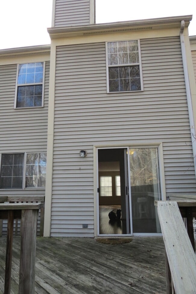 Building Photo - 2208 Wimbledon Cir