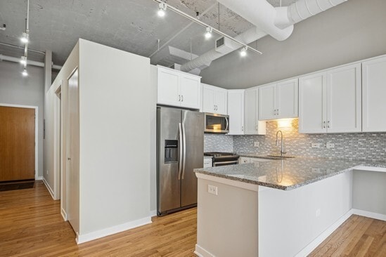 Building Photo - 333 W Hubbard St