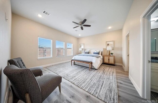 Building Photo - 1113 5th Ave