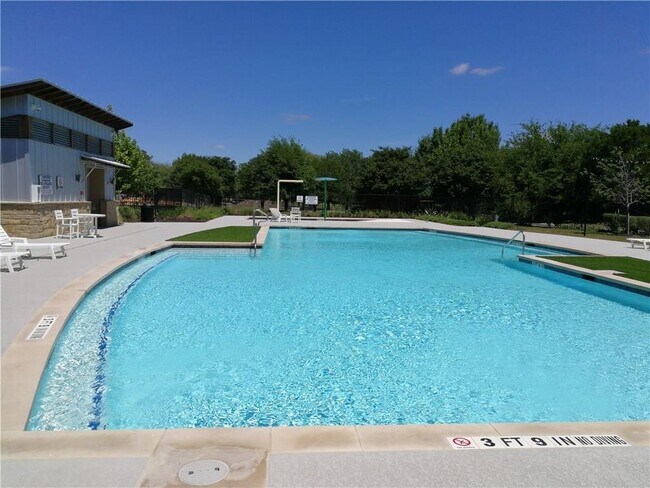 Building Photo - 852 Winnsboro Dr