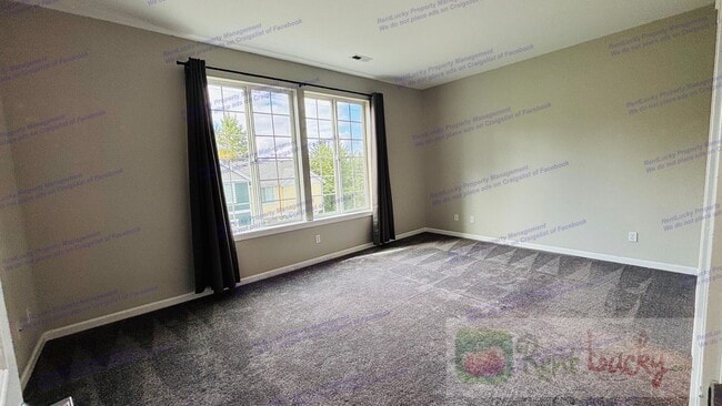 Building Photo - Bright and Spacious Fircrest Townhome in U...