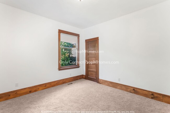 Building Photo - Spacious Large Sanctuary in SE Portland’s ...