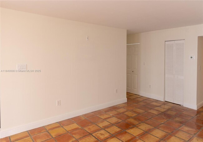 Building Photo - 6423 Collins Ave