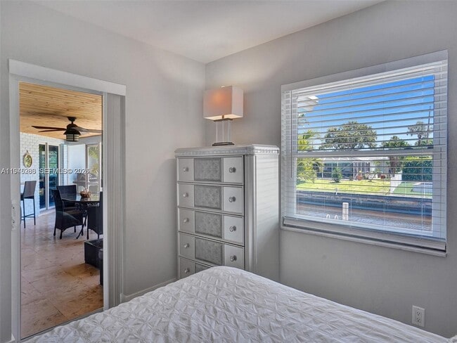 Building Photo - 620 W Palmetto Park Rd