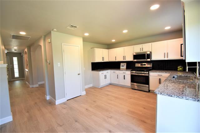 Building Photo - 9328 Warren Dr