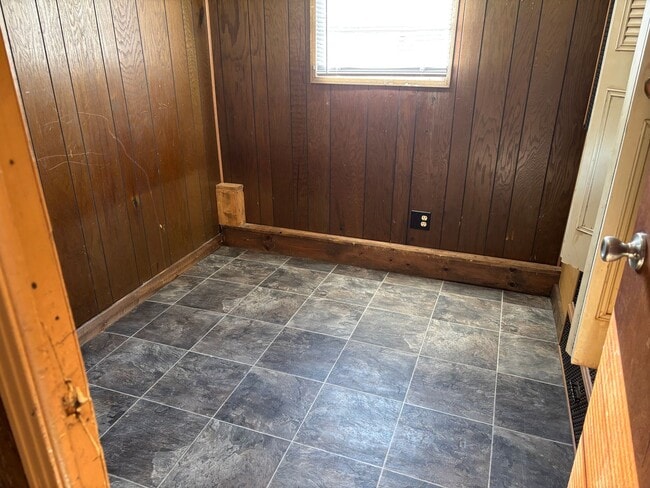 Building Photo - 2 bedroom mobile home located in the rolling hills of Moore County.