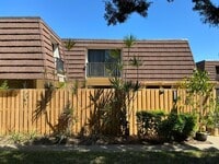 Building Photo - 2210 22nd Ln