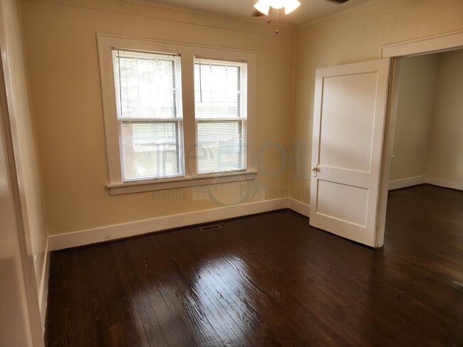 Building Photo - This Hillcrest Bungalow is just what you w...