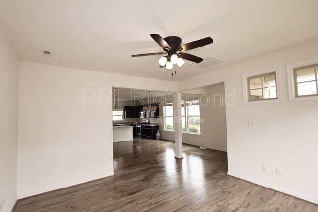 Building Photo - 10506 Marions Way