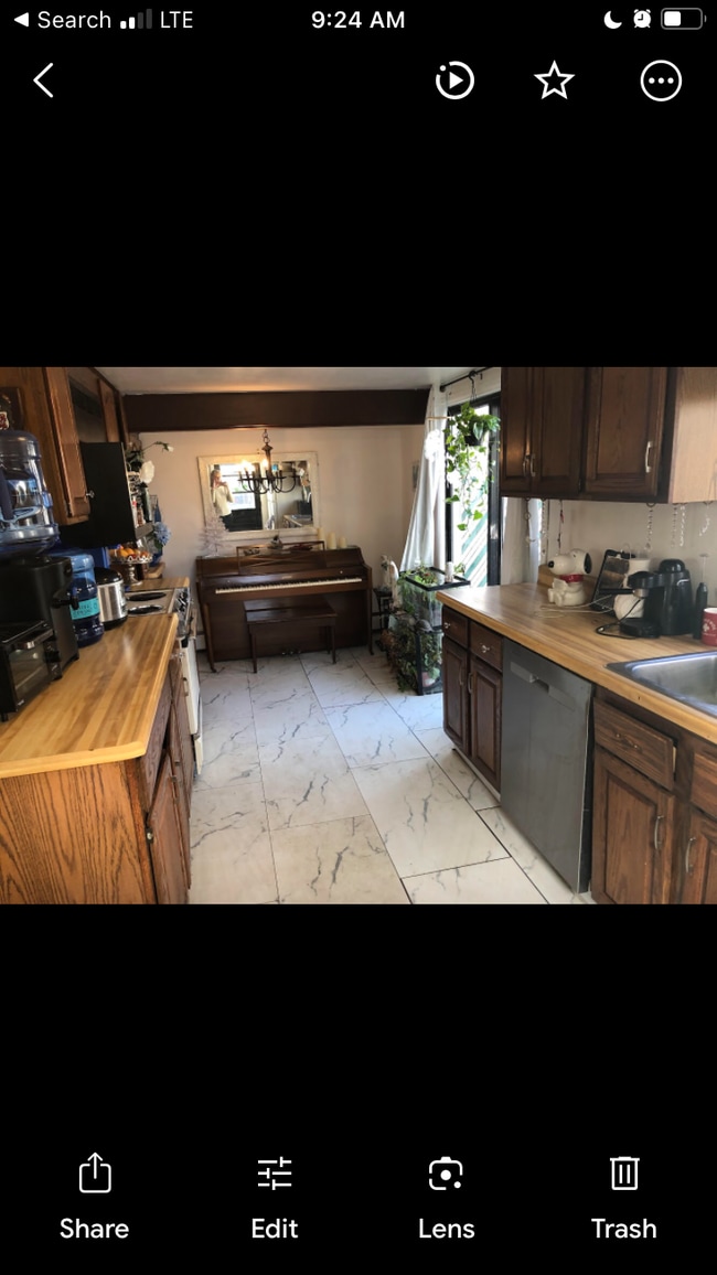 Building Photo - 9 Lincoln St