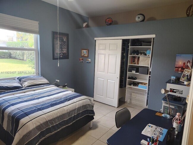 Building Photo - 15802 SW 15th St