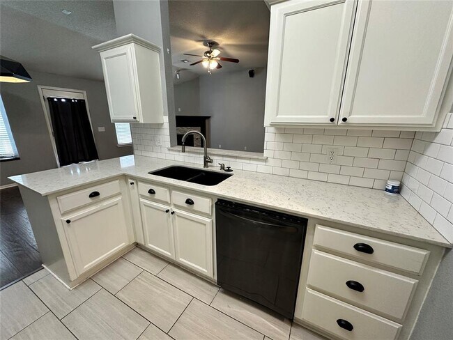 Building Photo - 6020 SE 86th St