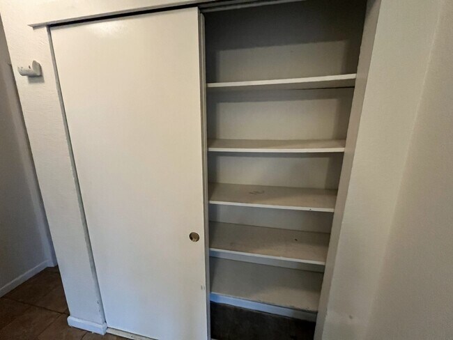 Building Photo - SAC T 4945