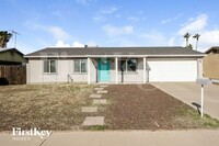 Building Photo - 3412 E Claire Dr
