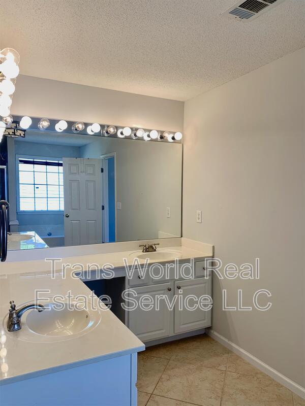 Building Photo - 485 Chippenham Ct