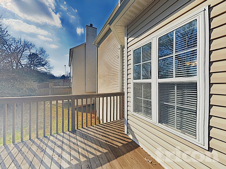 Building Photo - 1061 Wallace Hill Ridge SE