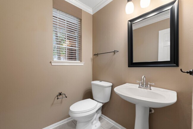 Building Photo - The Perfect Woodlands Retreat: Steps from ...