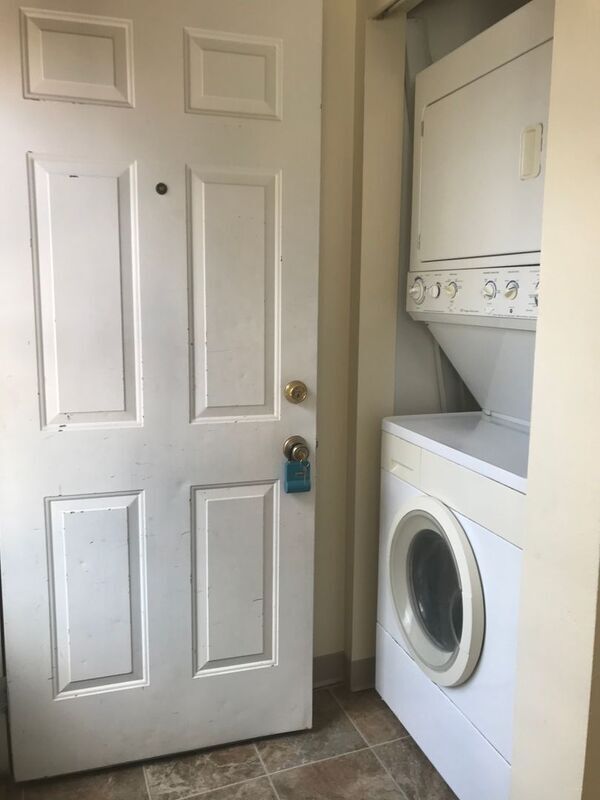 Building Photo - 400 S Morain St