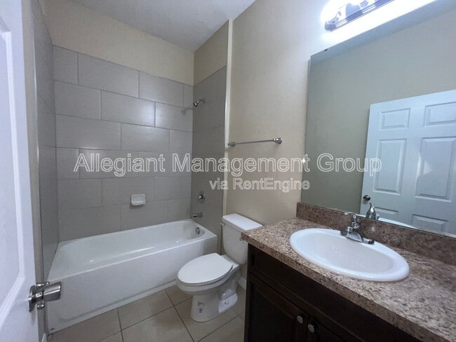 Building Photo - 645 Bluebill Ct