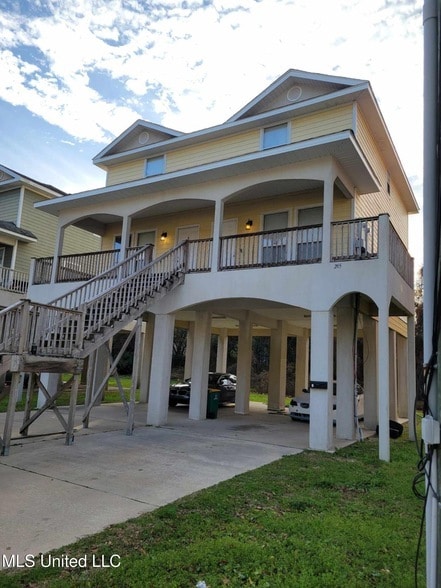 Building Photo - 265 Benachi Ave