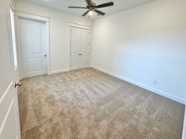 Building Photo - Now Leasing at Cedar Bluff – 4BR Townhomes...