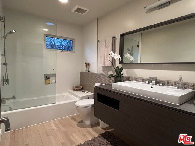 Building Photo - 2707 Westwood Blvd