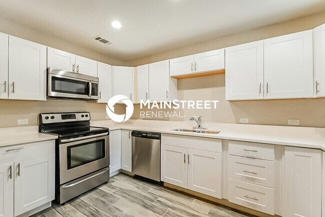 Building Photo - 3 Bedroom Pet-Friendly Home in Dallas, TX with Main Street Renewal