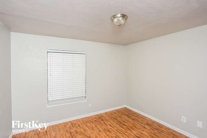 Building Photo - 3205 Hanover Dr