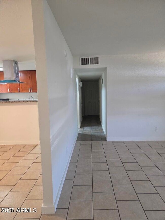 Building Photo - 35 E Fairmont Dr
