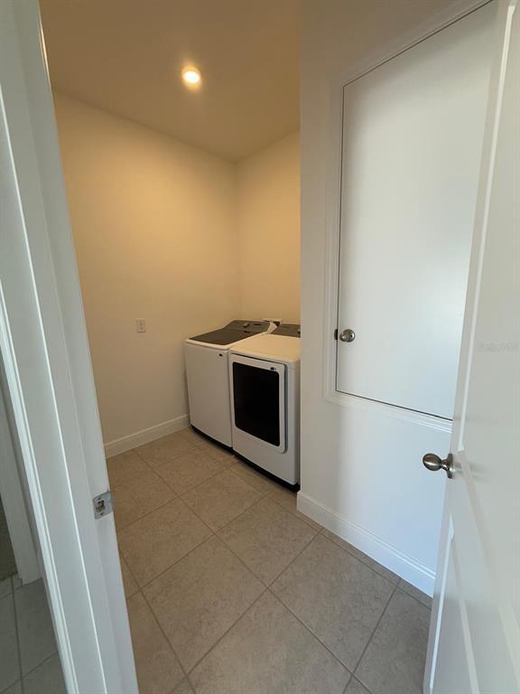 Building Photo - 4899 Lyric Dr