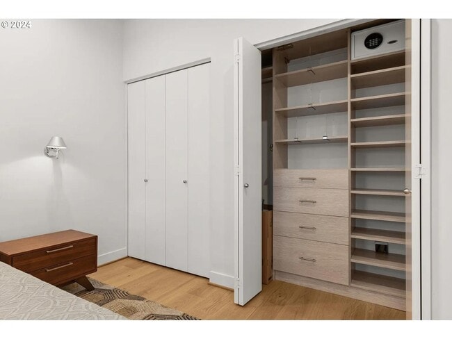 Building Photo - 618 NW 12th Ave