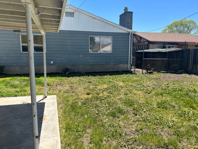 Building Photo - 3 Bedroom 1.75 Bathrooms House in Springvi...