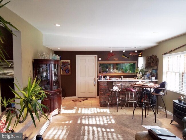 Building Photo - 324 Swarthmore Rd