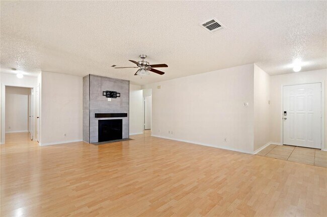 Building Photo - 809 Betterman Dr