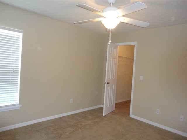 Building Photo - 915 Branchwood Way