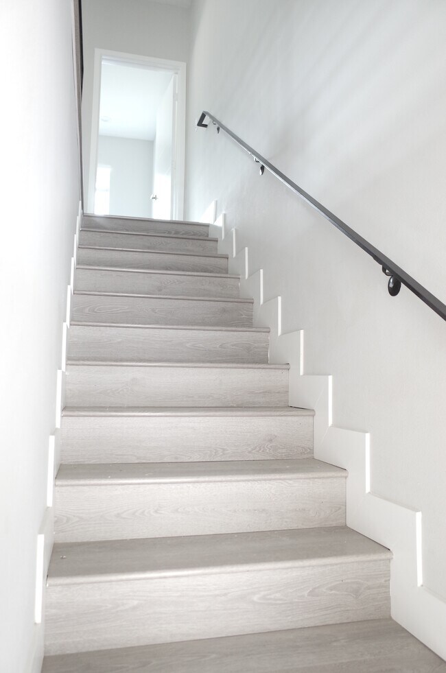 Building Photo - 5401 Carlin St