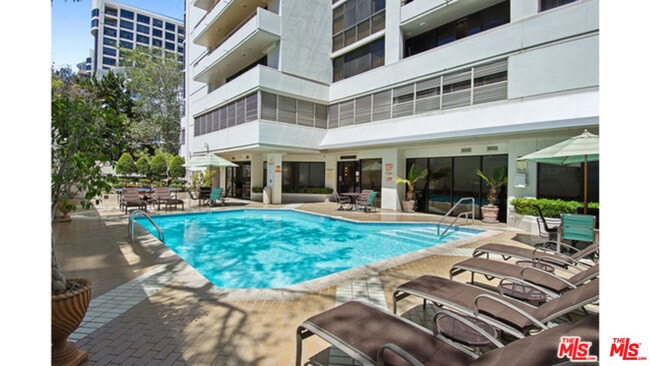 Building Photo - 10660 Wilshire Blvd