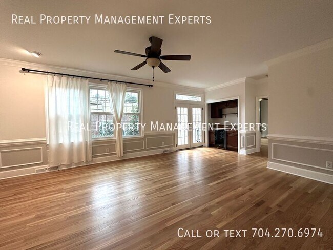 Building Photo - 640 Barington Pl