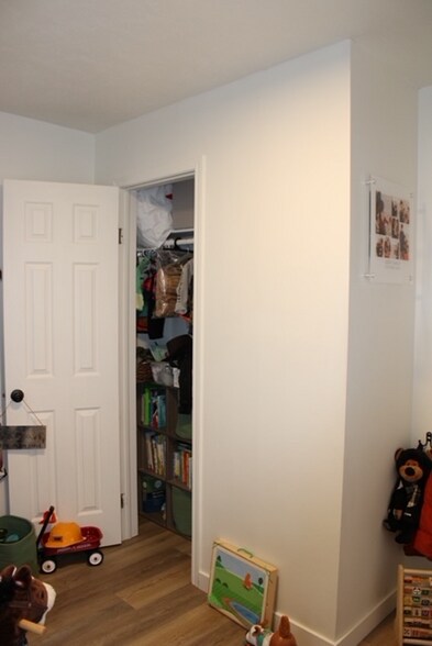 Building Photo - 84 W Main St