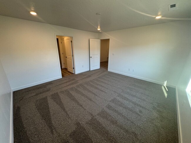 Building Photo - 1547 Ripple Rock Dr