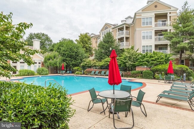 Building Photo - 2204 Westcourt Ln