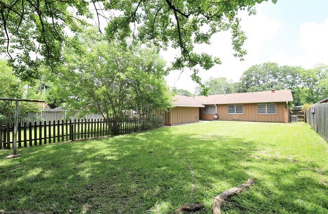 Building Photo - 4629 Carleen Rd