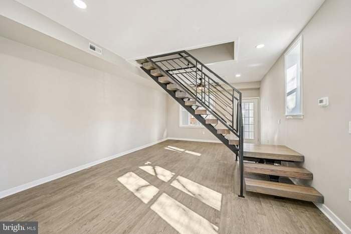 Building Photo - 914 S 54th St