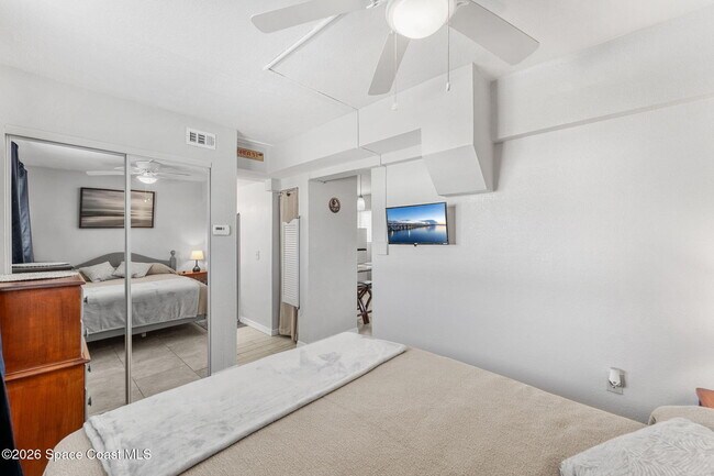 Building Photo - 211 Circle Dr
